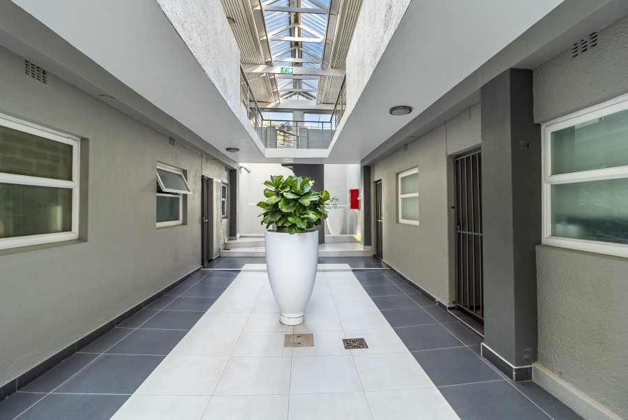To Let 2 Bedroom Property for Rent in Vredehoek Western Cape